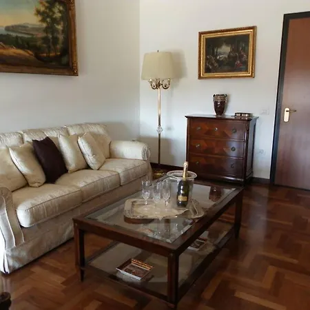 Via Grandi Apartment *